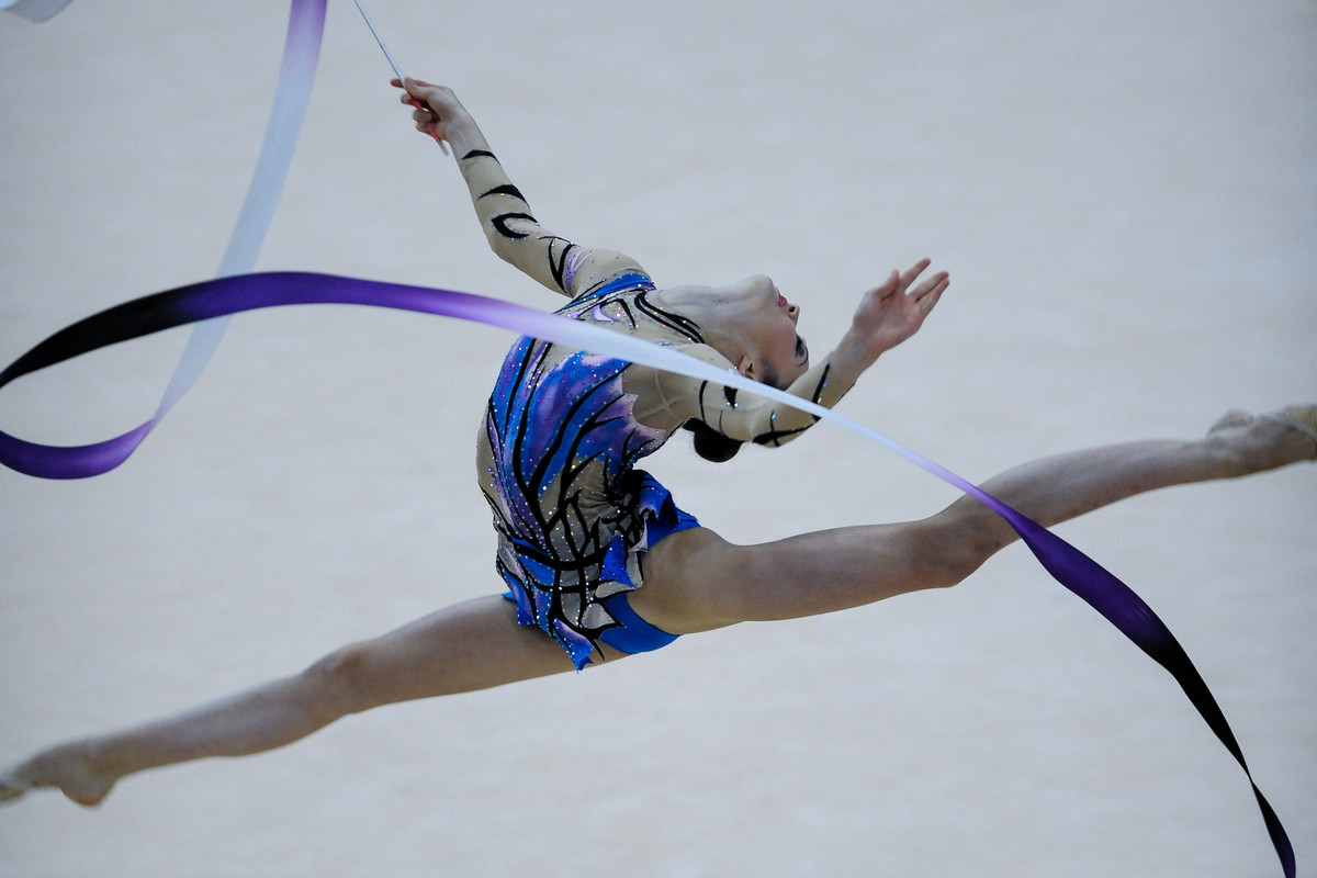 Laura Halford competes with ribbon at the British Championships